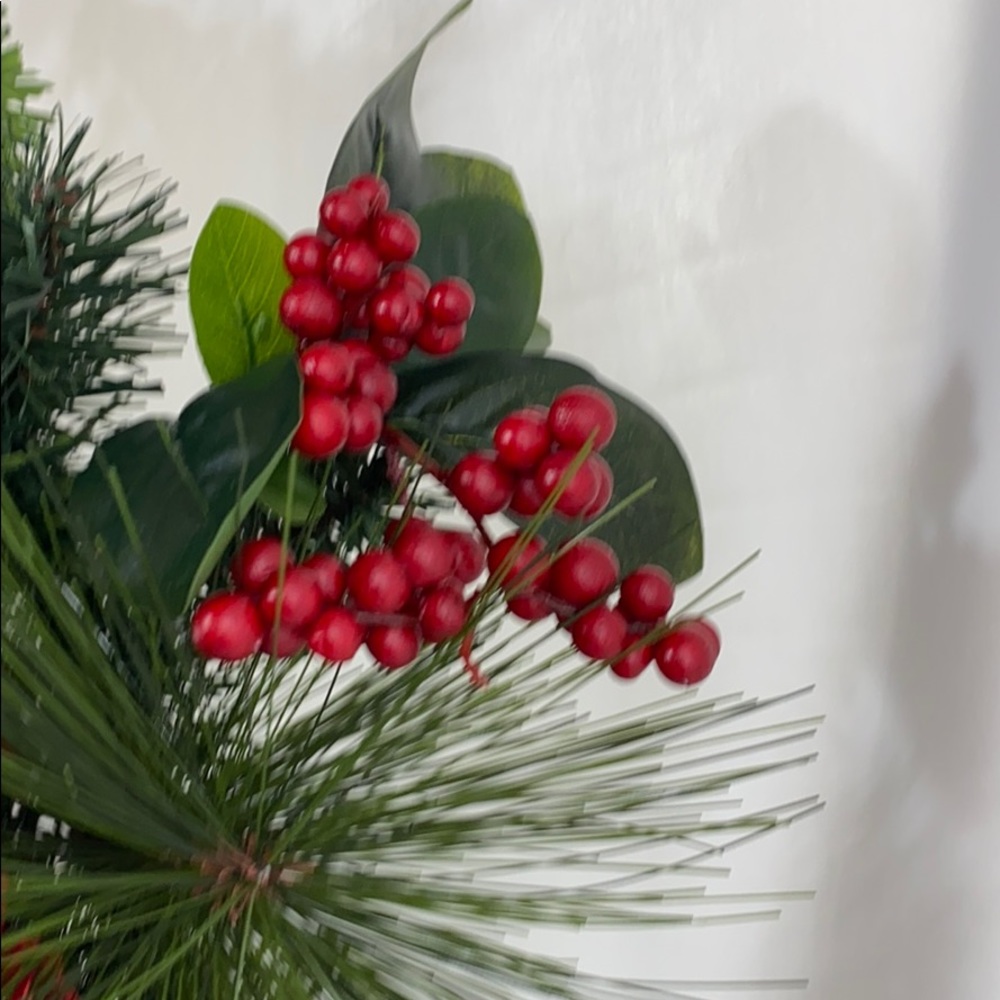 26” Red Poinsettia, Red Hydrangea Christmas Wreath - Picture 4 of 9
